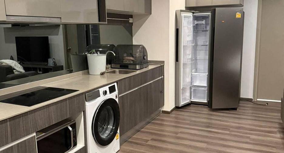 For rent 2 bedrooms condo in Huai Khwang, Bangkok
