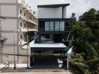 À vendre et à louer 6 chambres villa à Bang Lamung, Chonburi