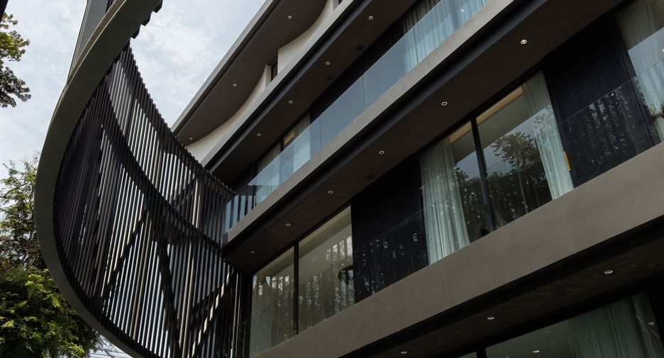 À vendre et à louer 6 chambres villa à Bang Lamung, Chonburi