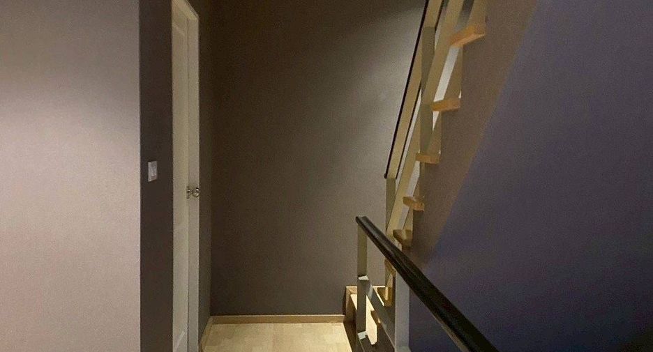 For rent 3 bedrooms townhouse in Suan Luang, Bangkok