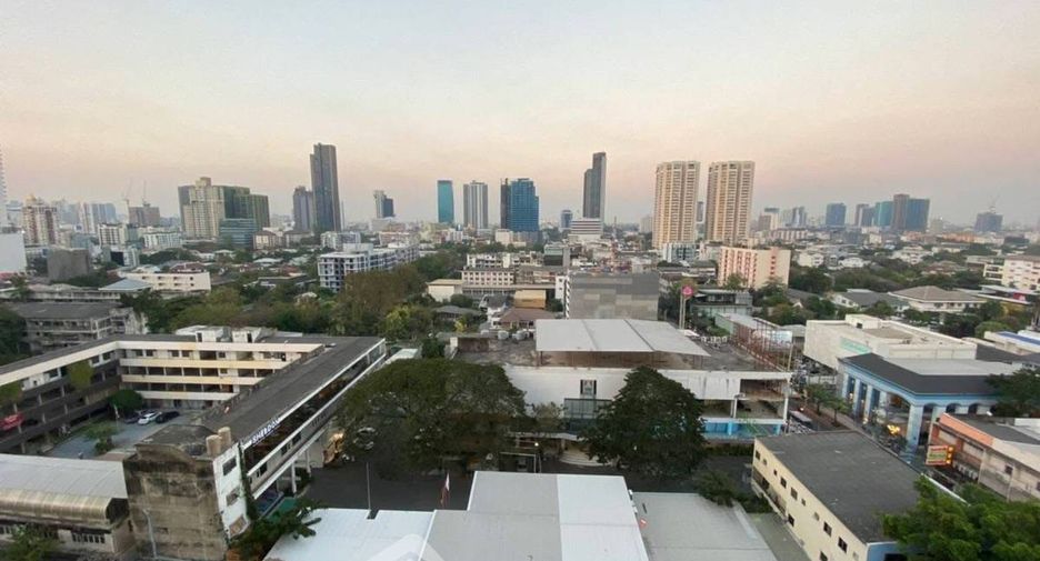 For rent 1 bed condo in Watthana, Bangkok