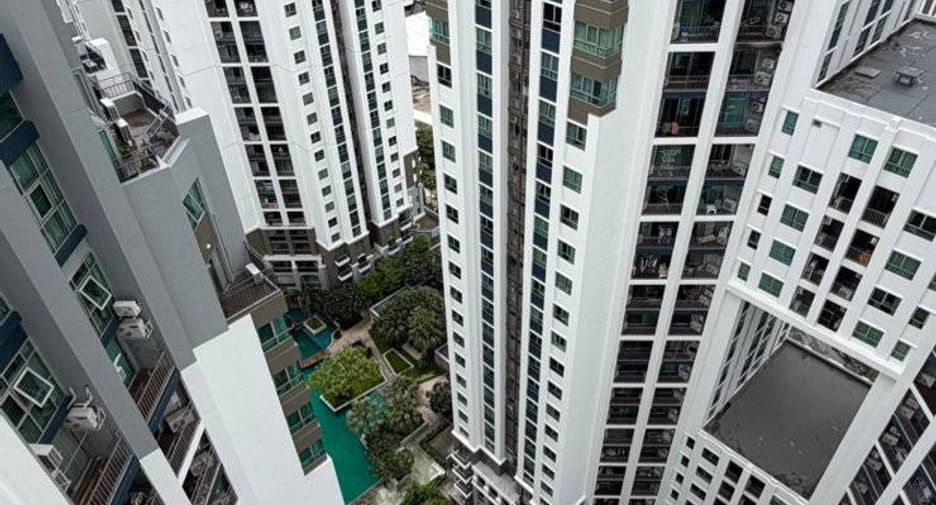 Condo en alquiler de 2 habitaciones en Huai Khwang, Bangkok