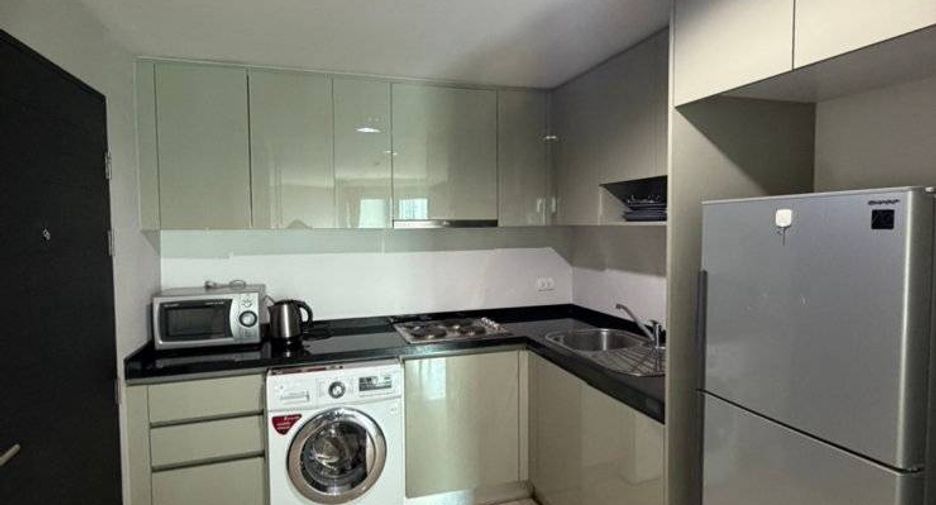 Condo en alquiler de 2 habitaciones en Huai Khwang, Bangkok