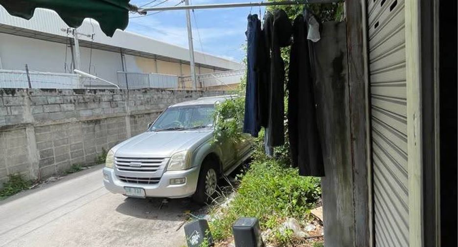 Casa adosada en alquiler de 6 habitaciones en Ban Bueng, Chonburi