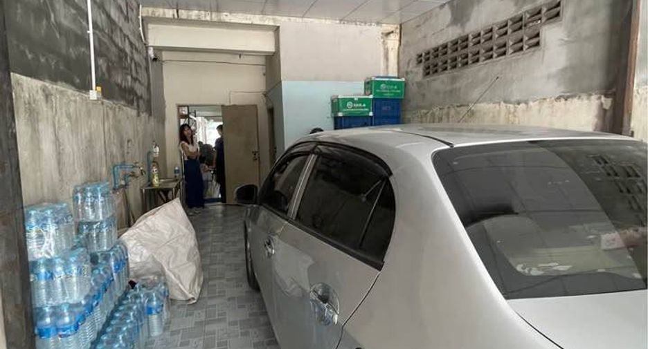 Casa adosada en alquiler de 6 habitaciones en Ban Bueng, Chonburi