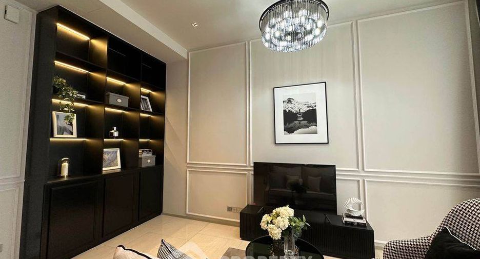 For rent 2 bedrooms condo in Bang Rak, Bangkok