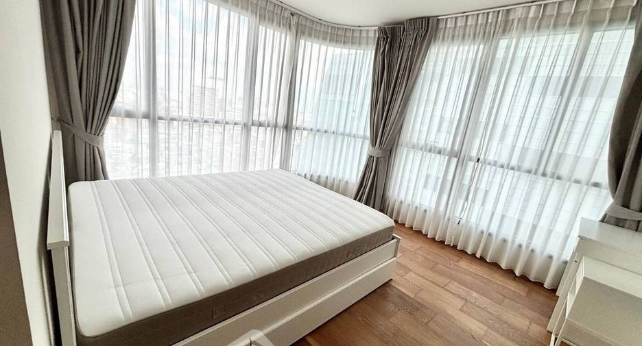 For rent 2 bedrooms condo in Pathum Wan, Bangkok