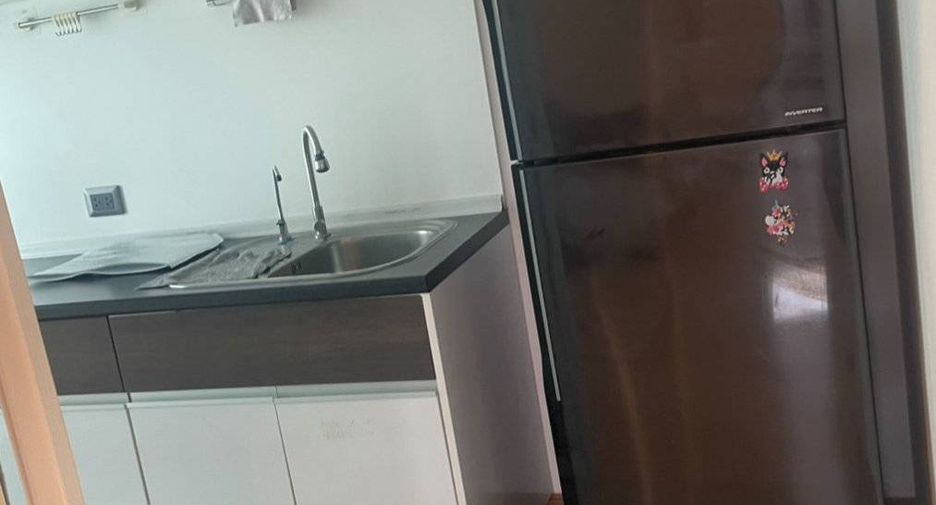 For rent 2 bedrooms condo in Huai Khwang, Bangkok