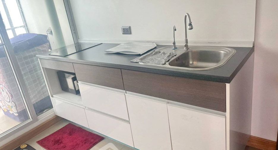 For rent 2 bedrooms condo in Huai Khwang, Bangkok