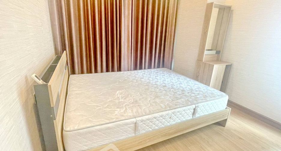 For rent 2 bedrooms condo in Huai Khwang, Bangkok