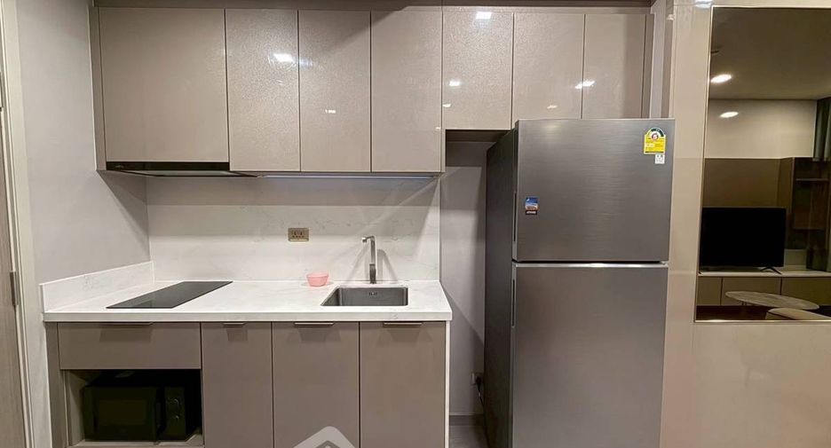 For rent 2 bedrooms condo in Huai Khwang, Bangkok