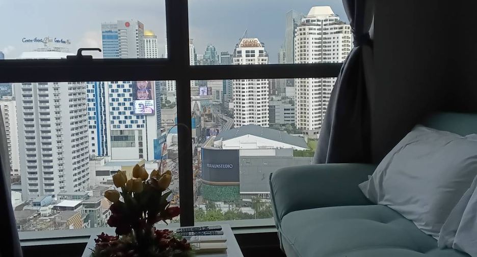 À louer 2 chambres condo à Pathum Wan, Bangkok