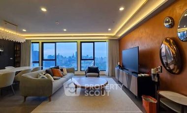 For rent 3 bedrooms condo in Khlong Toei, Bangkok