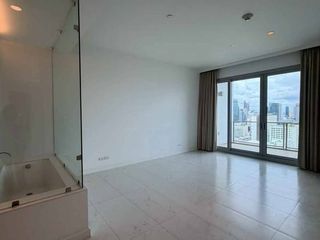 À louer 2 chambres condo à Pathum Wan, Bangkok