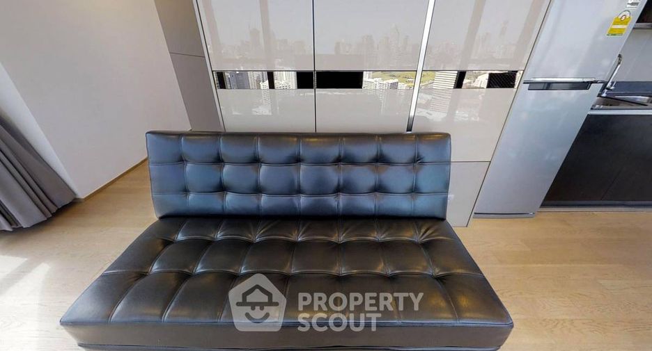 For rent 2 bedrooms condo in Bang Rak, Bangkok