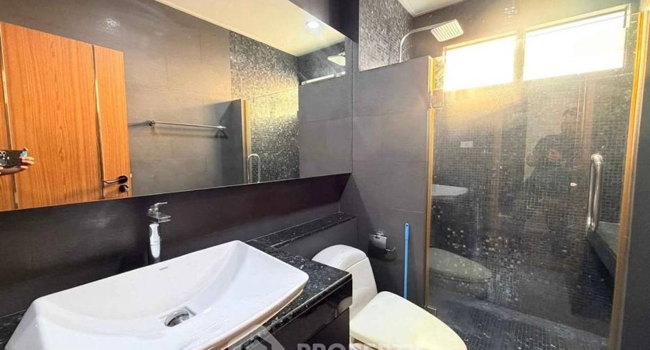 For rent 3 bedrooms villa in Bang Saray, Pattaya