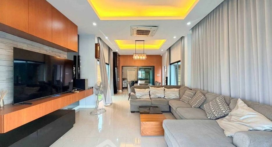For rent 3 bedrooms villa in Bang Saray, Pattaya