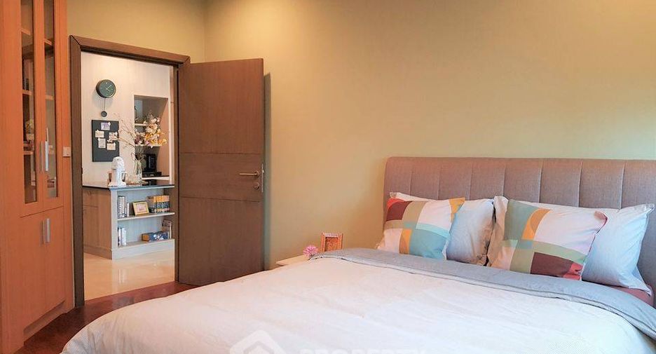 À louer 2 chambres condo à Yan Nawa, Bangkok