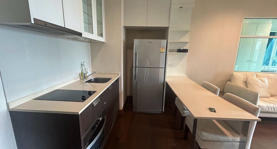 For rent 1 bed condo in Watthana, Bangkok