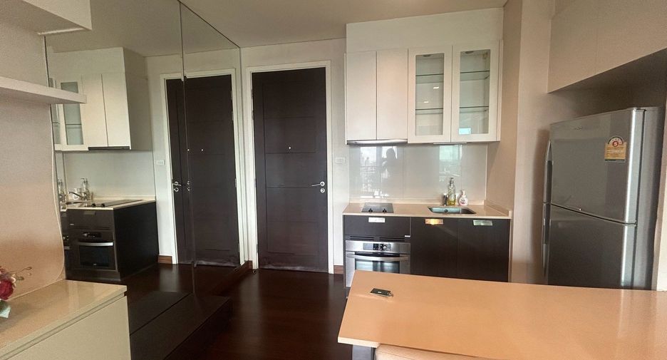 For rent 1 bed condo in Watthana, Bangkok