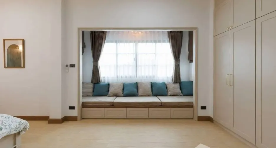 For sale 5 bedrooms house in Mueang Chiang Mai, Chiang Mai