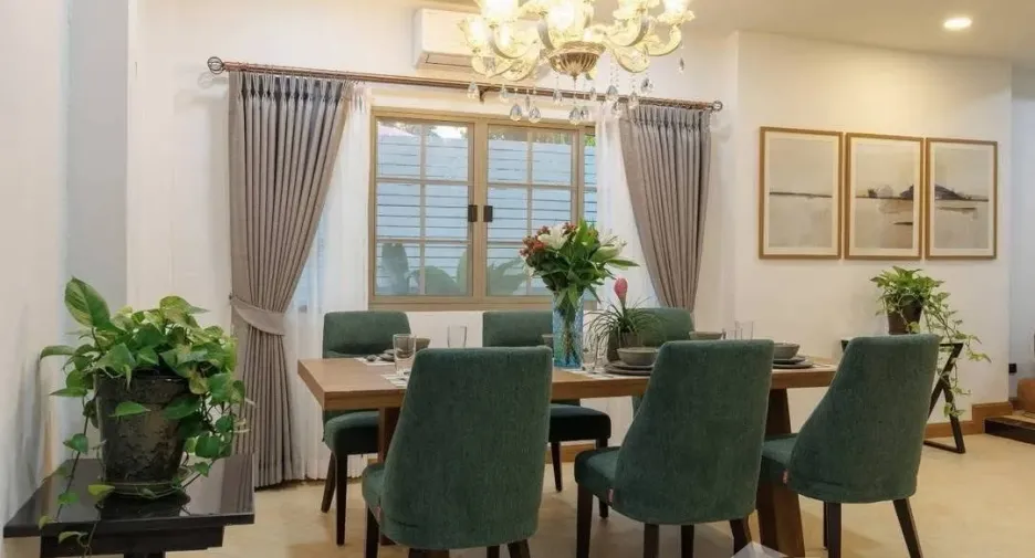 For sale 5 bedrooms house in Mueang Chiang Mai, Chiang Mai