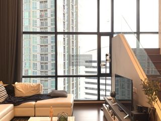 For rent 3 bedrooms condo in Huai Khwang, Bangkok