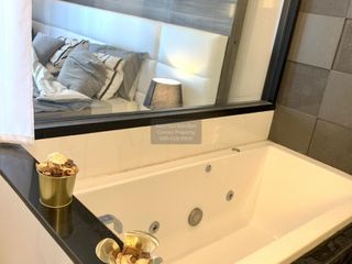 For rent 3 bedrooms condo in Huai Khwang, Bangkok