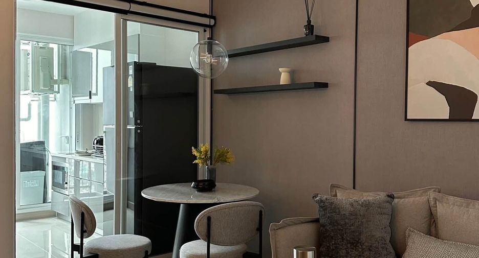 Wohnung zur Miete mit 1 Zimmer in Bang Rak, Bangkok