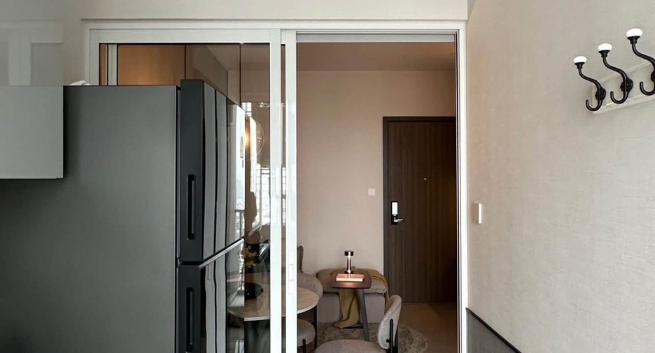 Wohnung zur Miete mit 1 Zimmer in Bang Rak, Bangkok