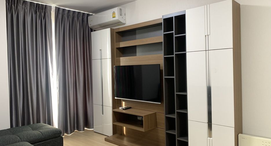 For rent 2 bedrooms condo in Huai Khwang, Bangkok