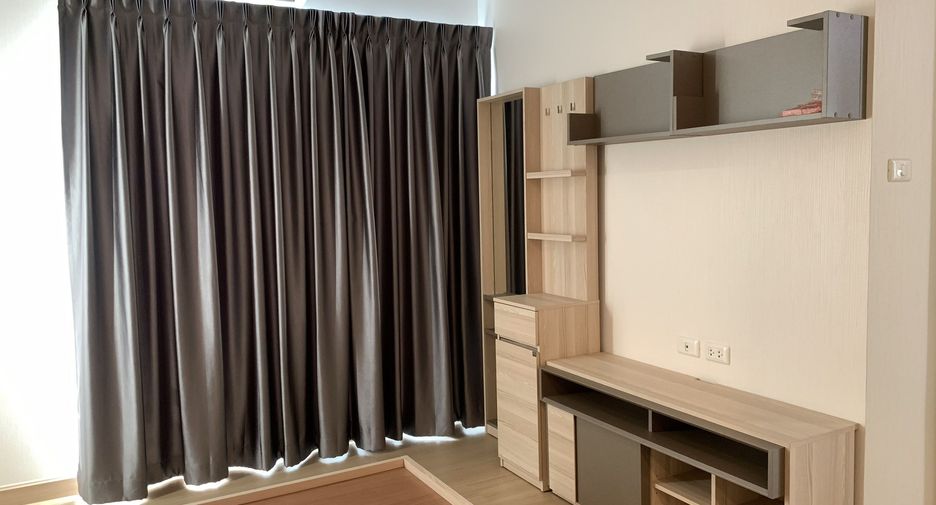 For rent 2 bedrooms condo in Huai Khwang, Bangkok