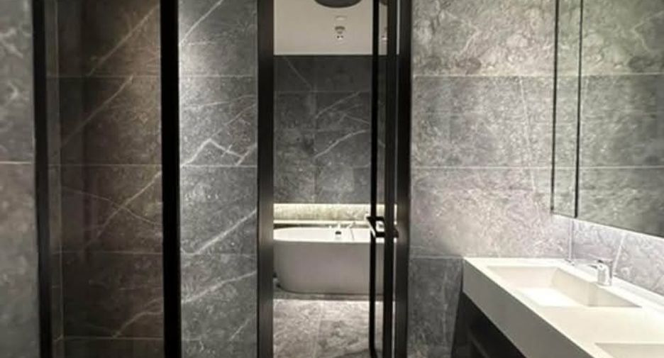For rent 2 ベッドルーム condo in Khlong San, Bangkok