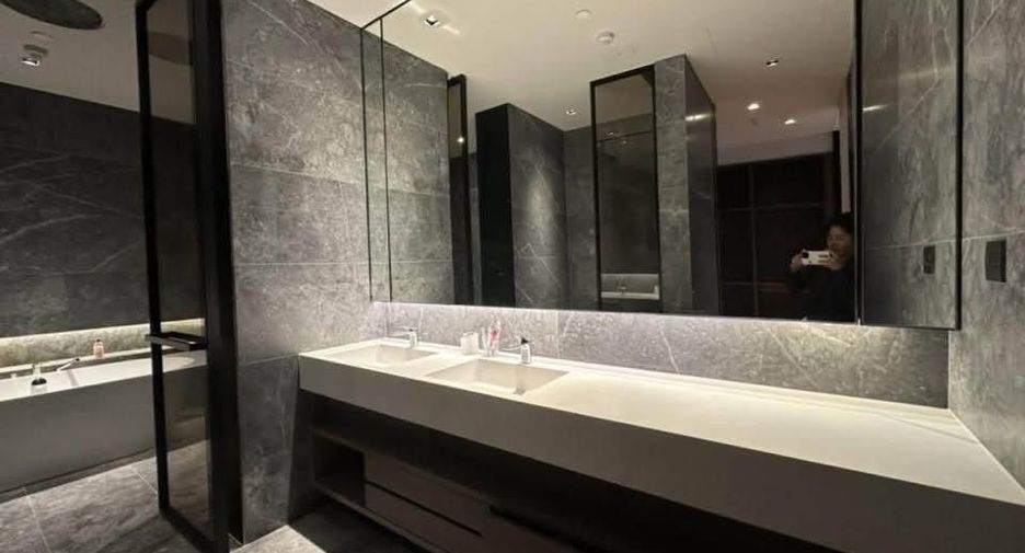 For rent 2 ベッドルーム condo in Khlong San, Bangkok