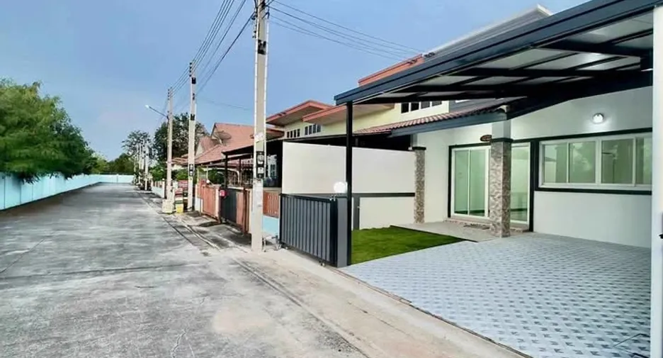 For sale 2 bedrooms townhouse in Bang Lamung, Chonburi
