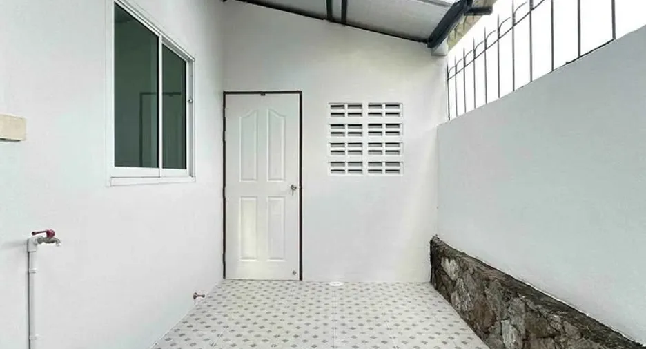 For sale 2 bedrooms townhouse in Bang Lamung, Chonburi