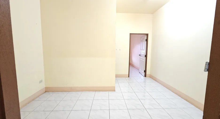 Reihenhaus zum Kauf und zur Miete mit 2 Zimmer in Mueang Chiang Rai, Chiang Rai