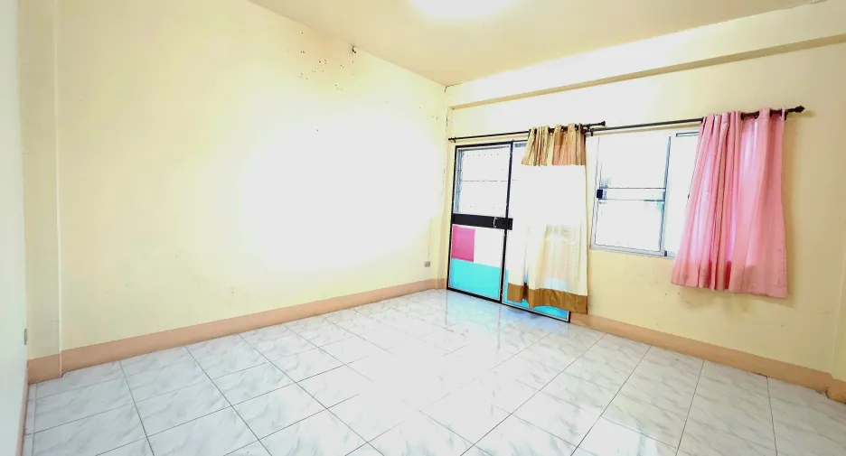 Reihenhaus zum Kauf und zur Miete mit 2 Zimmer in Mueang Chiang Rai, Chiang Rai