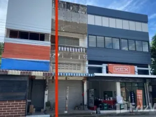 出售 2 卧室 联排别墅 在 Mueang Lampang, Lampang