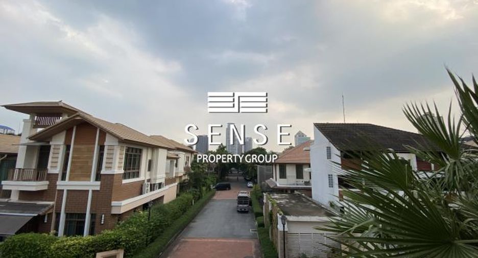 For rent 4 bedrooms house in Pathum Wan, Bangkok