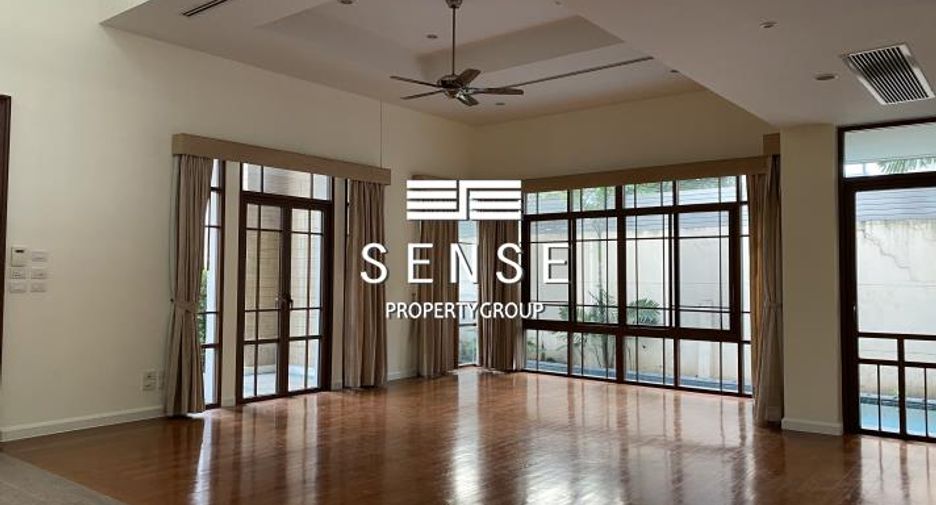 For rent 4 bedrooms house in Pathum Wan, Bangkok