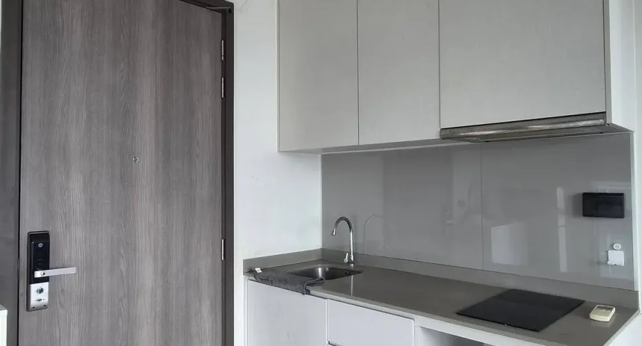 Wohnung zur Miete mit Studio in Thon Buri, Bangkok