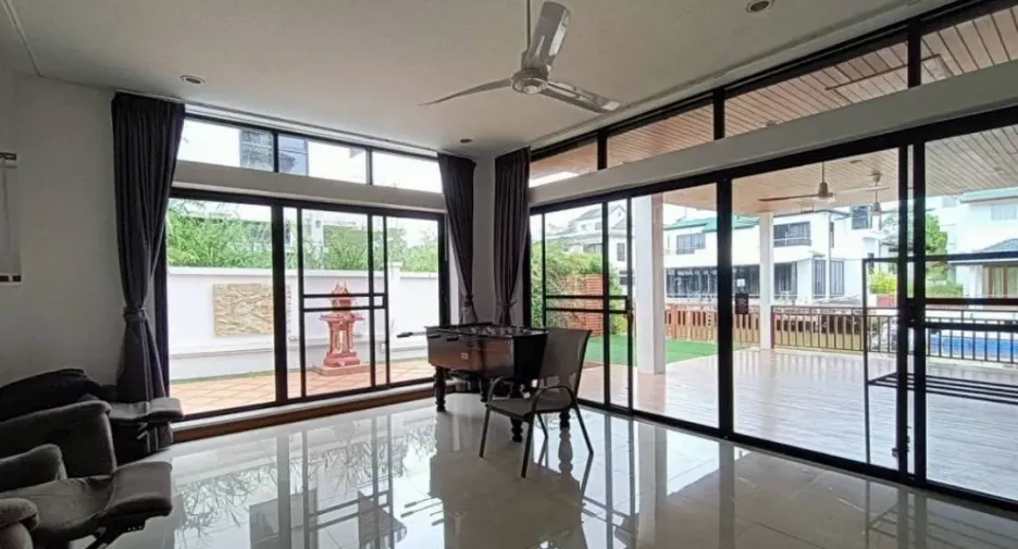Casa en venta y en alquiler de 3 habitaciones en Na Jomtien, Pattaya