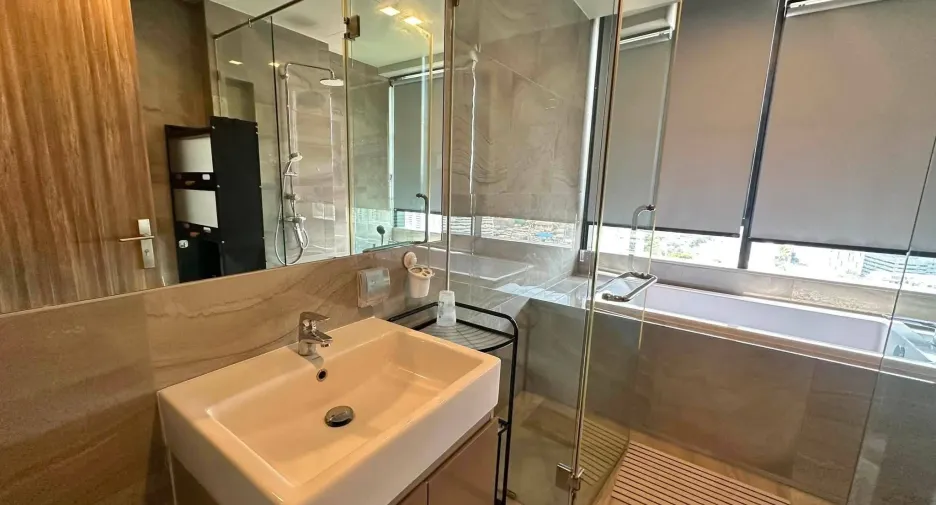 For rent studio condo in Khlong Toei, Bangkok