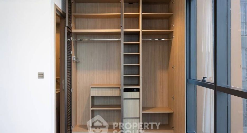 For rent 2 bedrooms condo in Pathum Wan, Bangkok