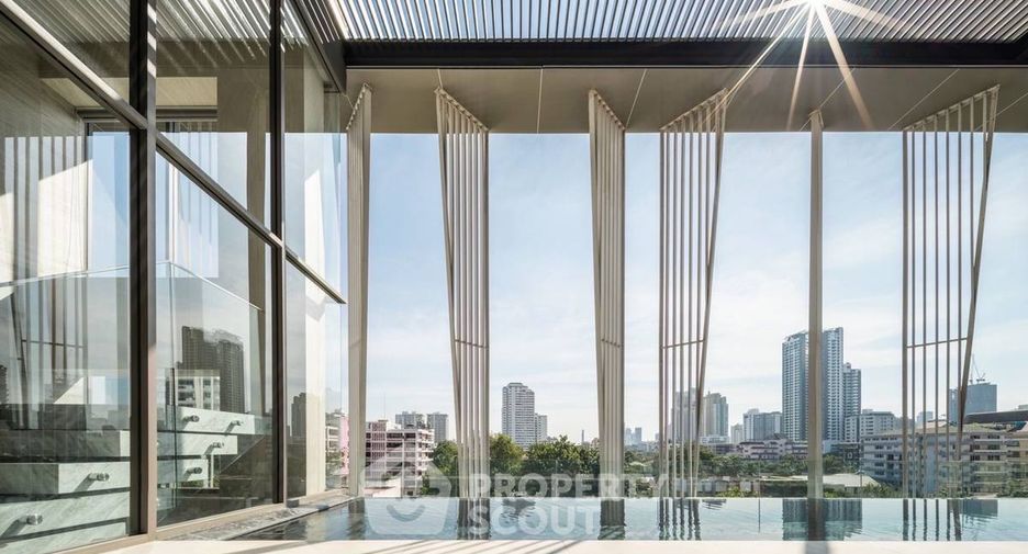 Wohnung zur Miete und zum Kauf mit 5 Zimmer in Watthana, Bangkok