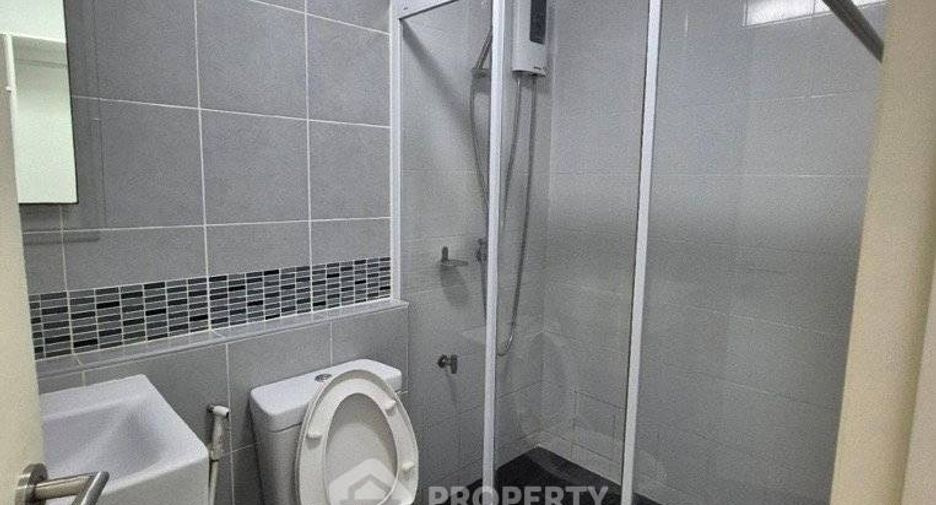 For rent 2 bedrooms condo in Bangkok Noi, Bangkok