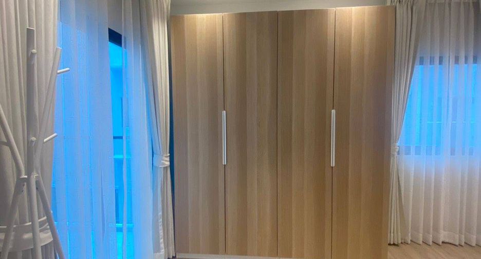 Casa en alquiler y en venta de 2 habitaciones en Huai Khwang, Bangkok