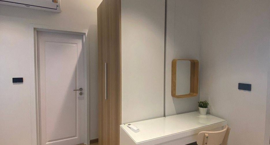 Casa en alquiler y en venta de 2 habitaciones en Huai Khwang, Bangkok