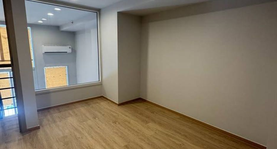 For sale 1 Beds condo in Bang Rak, Bangkok